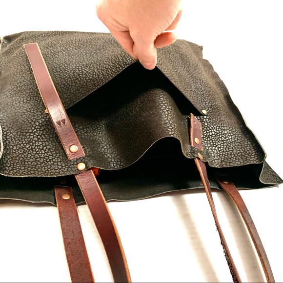 Textured Leather Reversible Tote Shoulder Bag - Picture 7 of 13